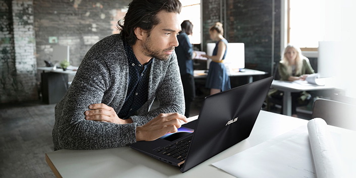 ASUS ZenBook Pro UX480FD Deep Dive Blue